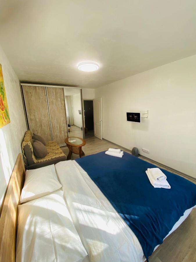 Real Home Apartments- Geroiv Dnipra Metro Station Kiev Bagian luar foto